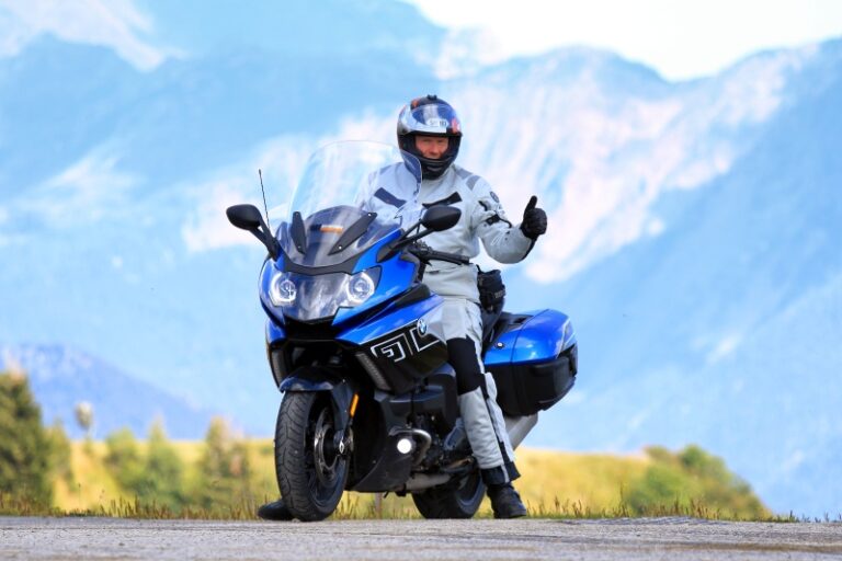 Tourguide van THAT Motorreizen begeleidt motorreizen door Europa